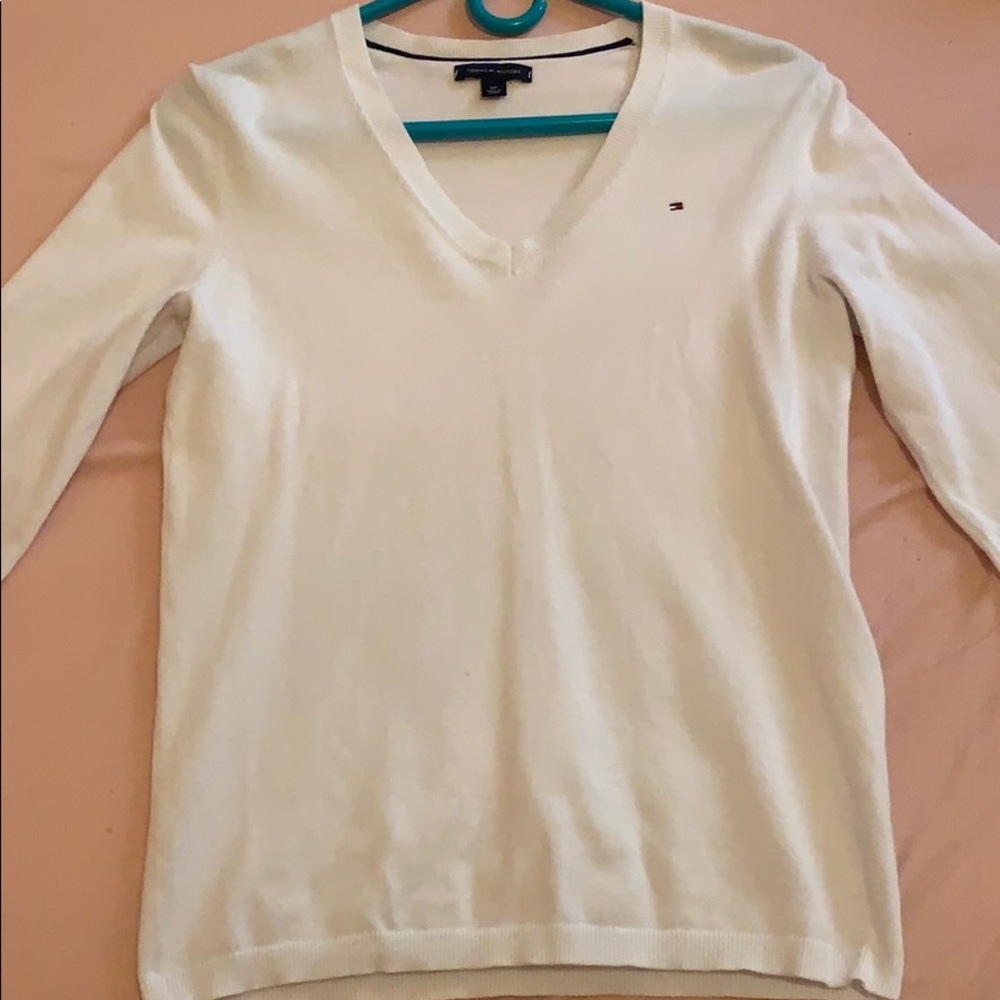 White tommy hilfiger sweater